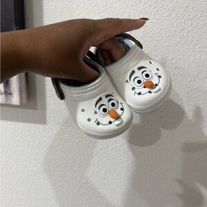 Disney Olaf Crocs 6C